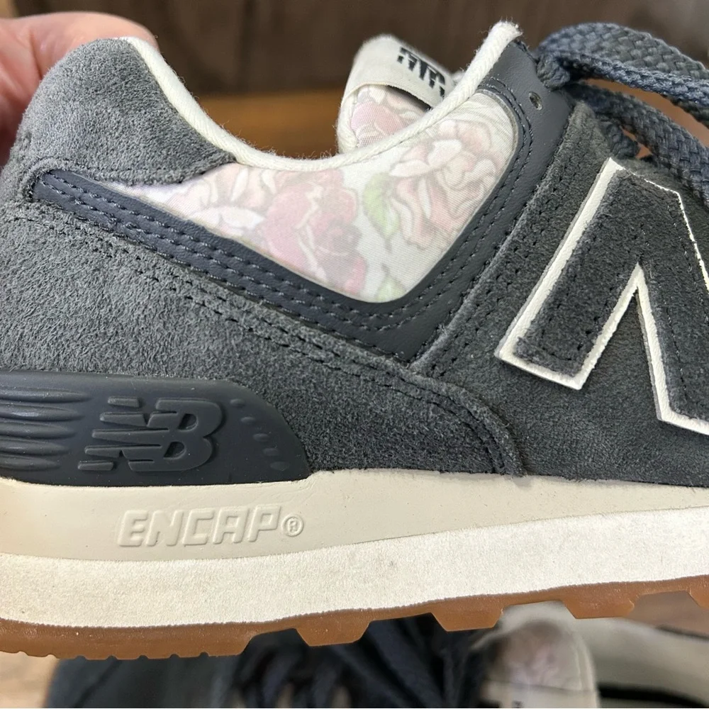 New Balance Classics 574 Sneakers Gray White Floral Size 6.5
